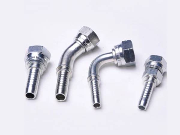 4 raccords hydrauliques différents