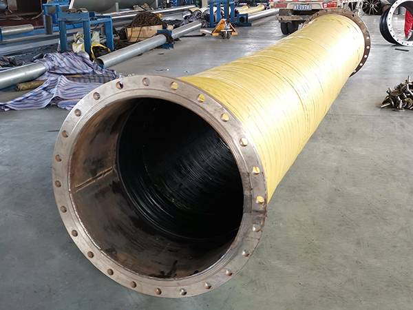 A large-diameter water suction & discharge hose with flange joint produced in factory